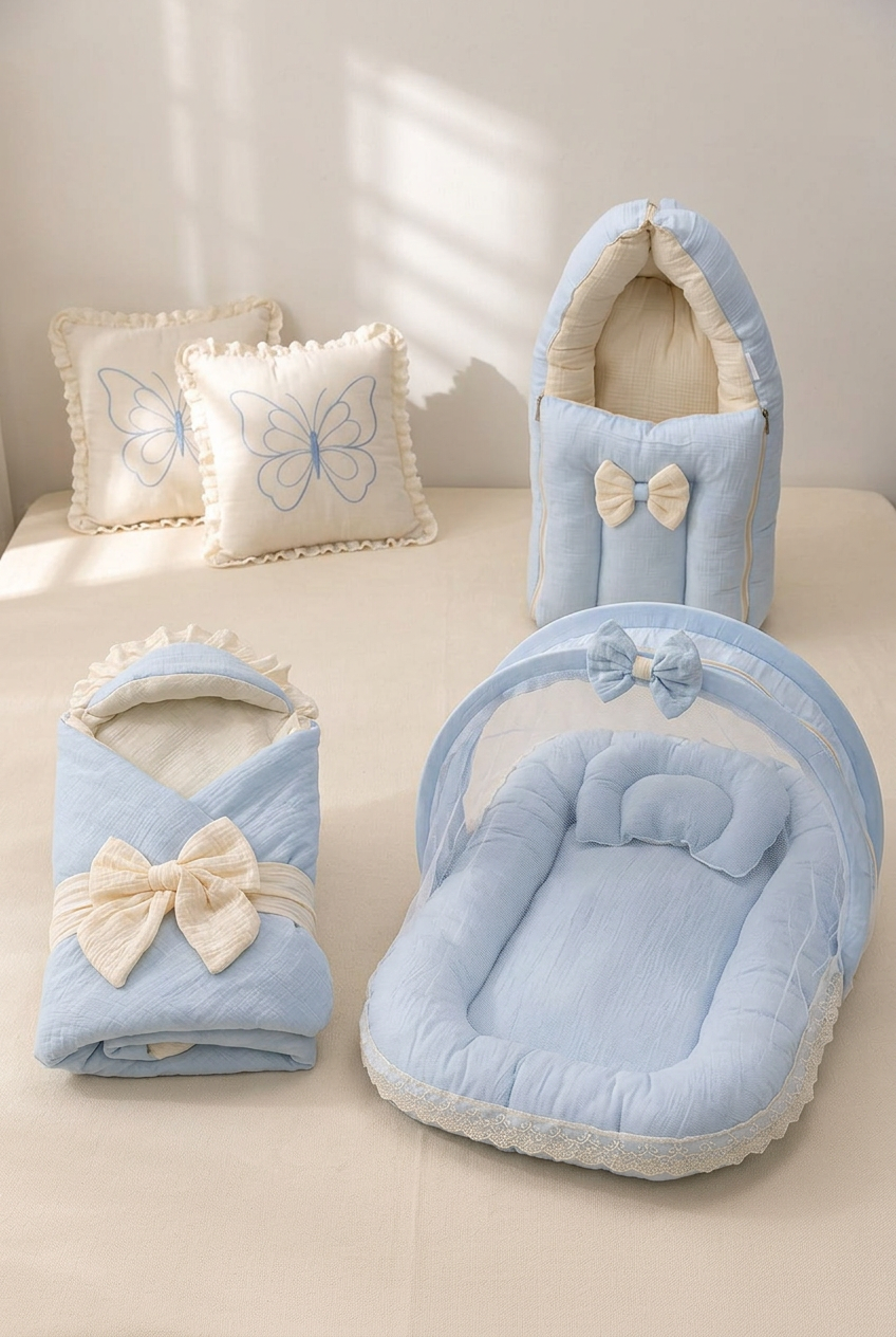 Blue and ivory baby set, main view